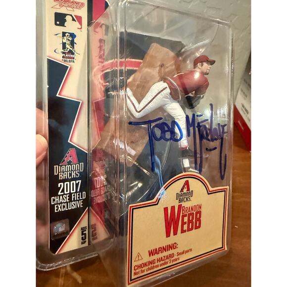 McFarlane’s Sportspicks- New in the box-Brandon Webb with McFarlane’s autograph - Picture 5 of 6